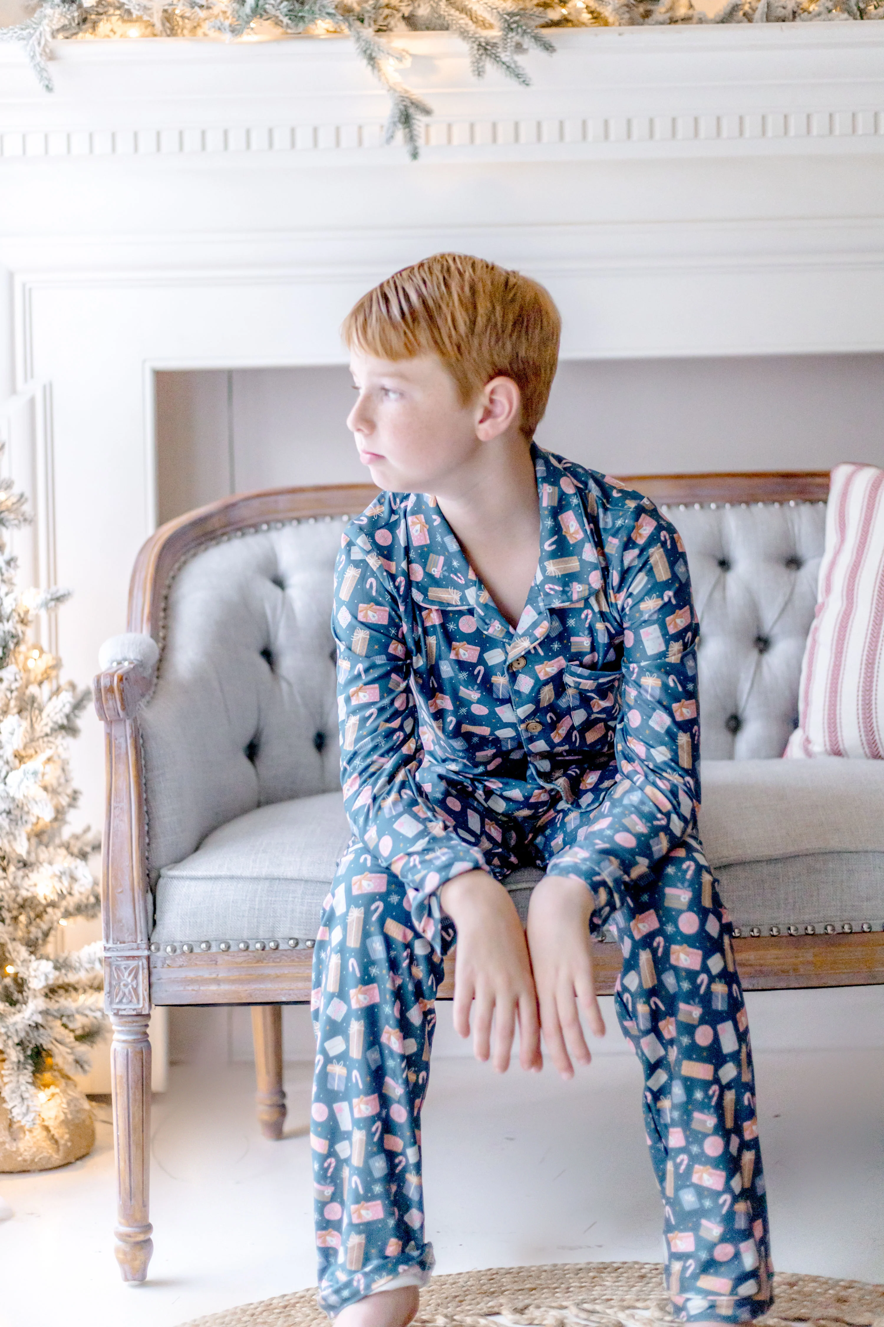 Boy's Santa's Surprise Stash Lounge Set - Image 10