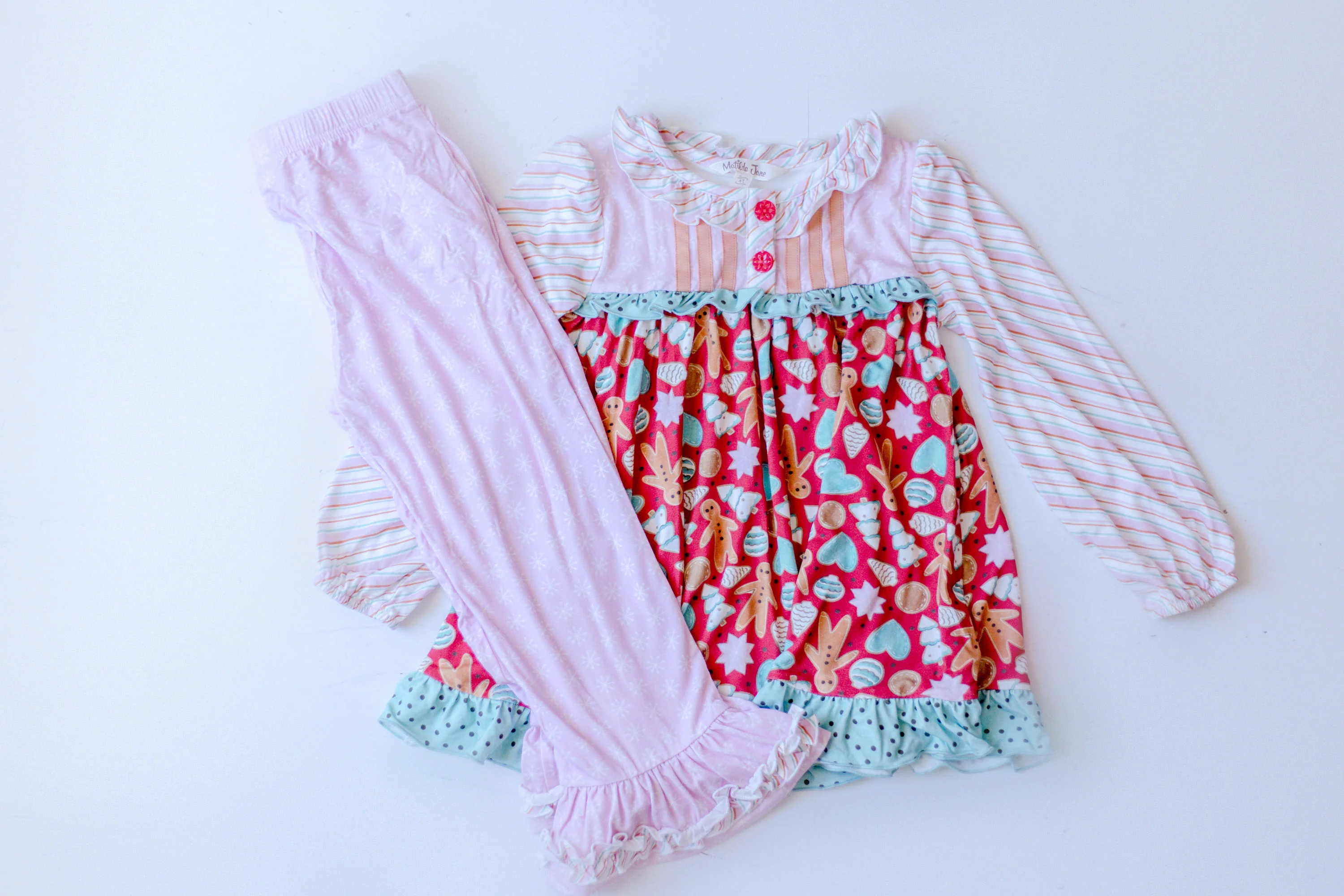 Merry Gingerbread Moments Lounge Set - Image 8