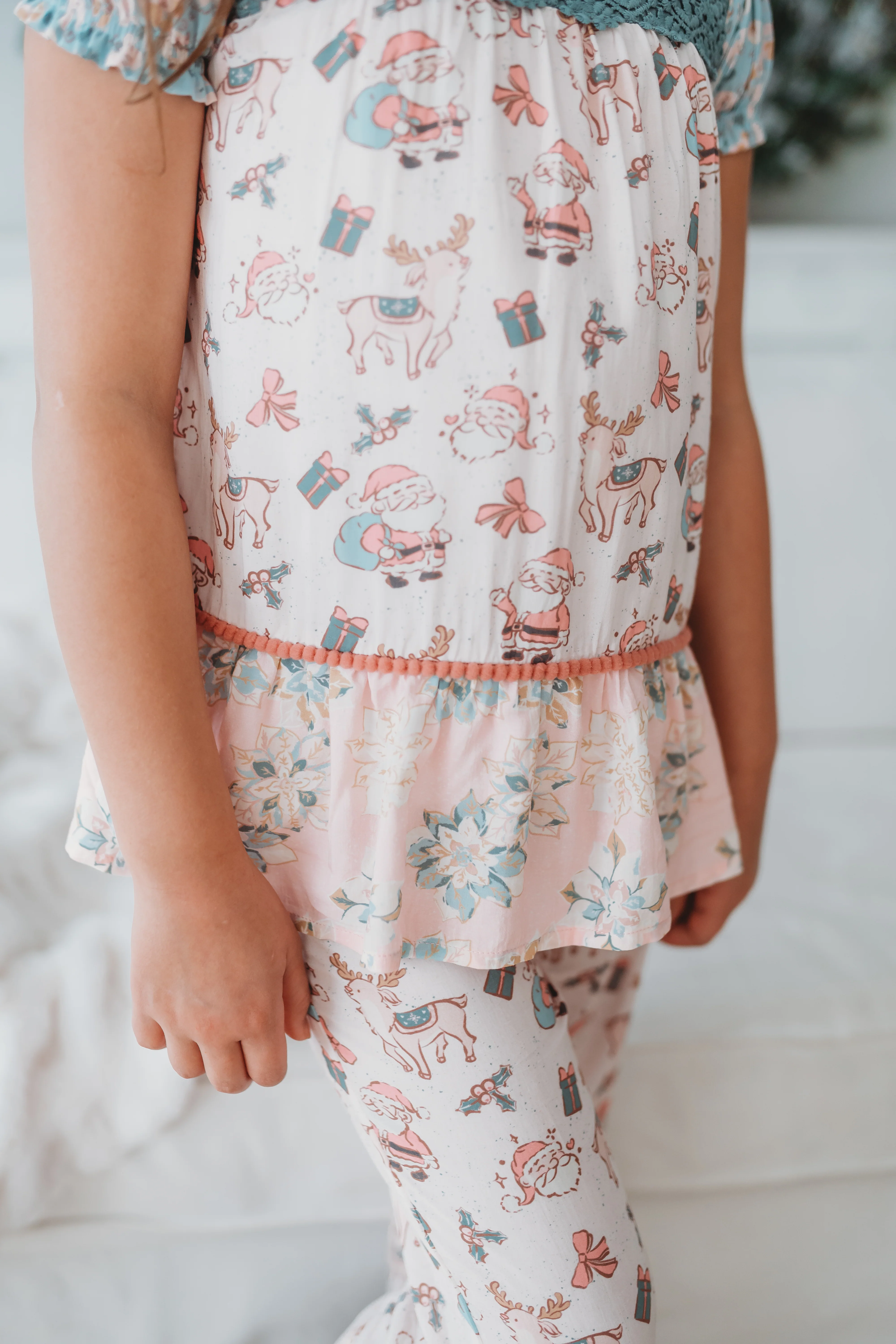 Santa's Sugarplum Lounge Set - Image 6